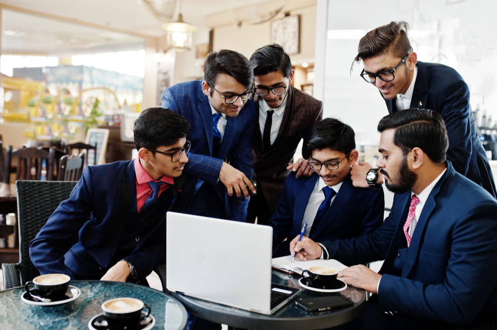 Essential Tools for ORM Executives to Monitor Brands